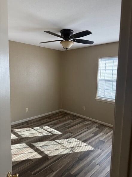 Building Photo - 1001 Westview Dr