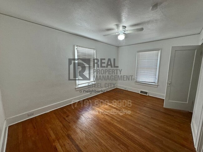 Building Photo - 602 W Orman Ave