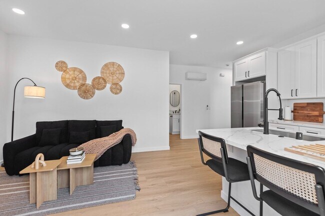 Building Photo - Fire pit!