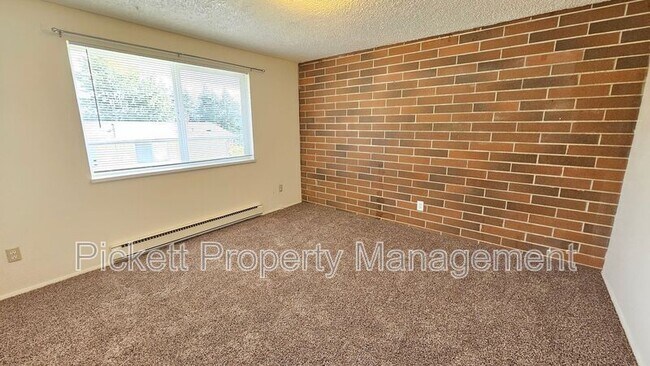 Building Photo - 1621 Trenton Ave