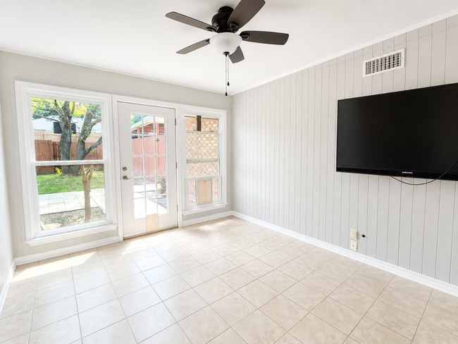 Building Photo - 3529 Cedar Ridge Ln