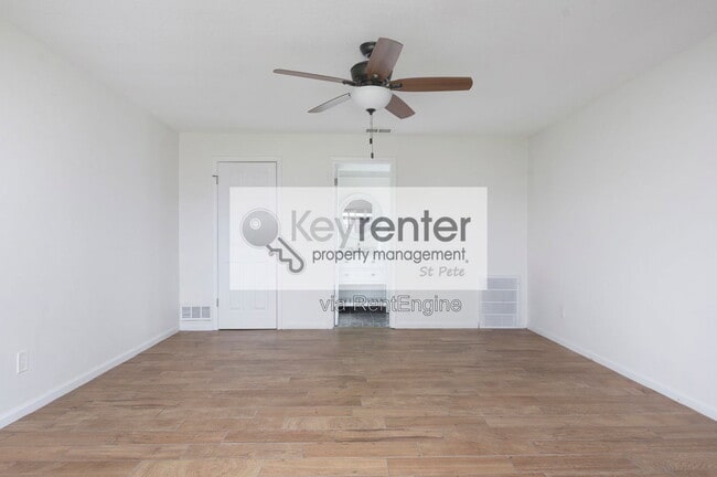 Building Photo - 6575 Green Valley Dr