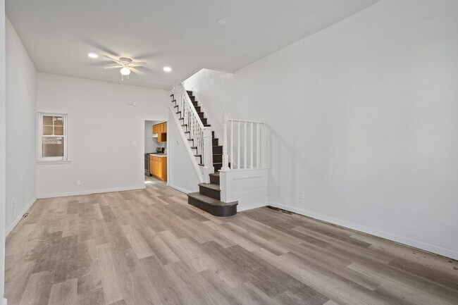 Building Photo - 2350 N Opal St