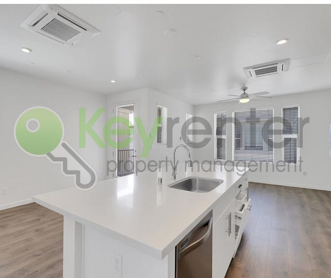 Building Photo - 487 McClatchy Way