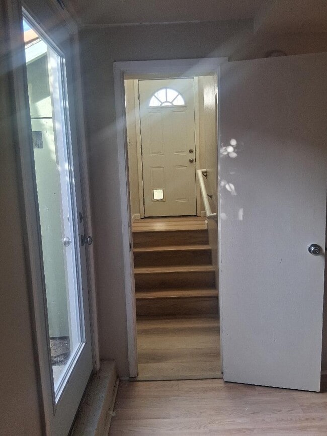 Building Photo - 1317 Chanticleer Ave