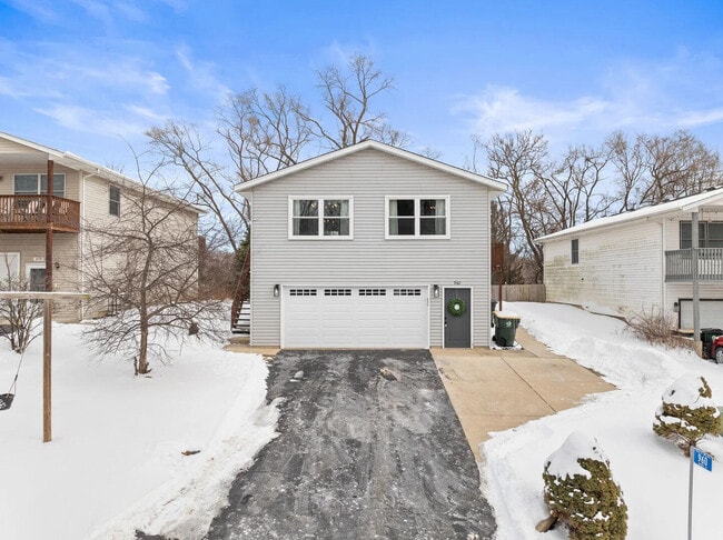 Primary Photo - 960 Rhyner's Ln