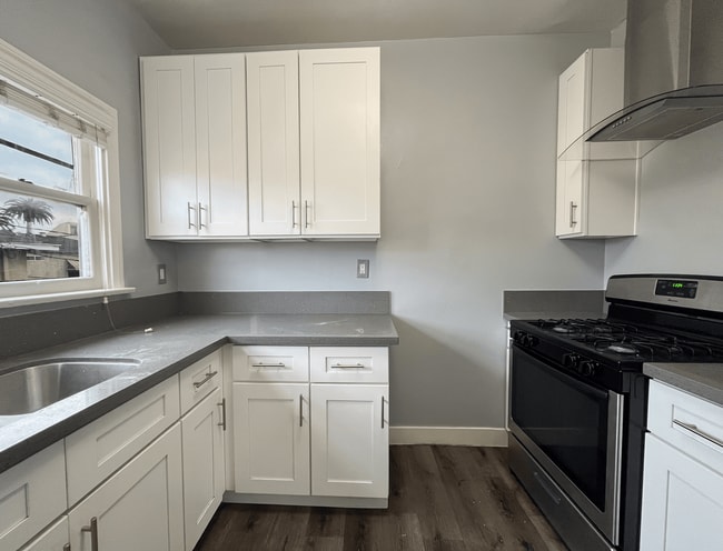 Interior Photo - 2014 Chestnut Avenue