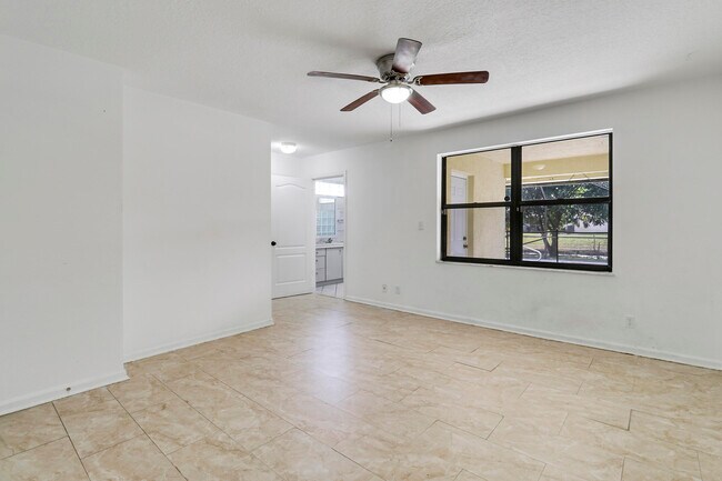 Building Photo - 14616 Autumn Ave