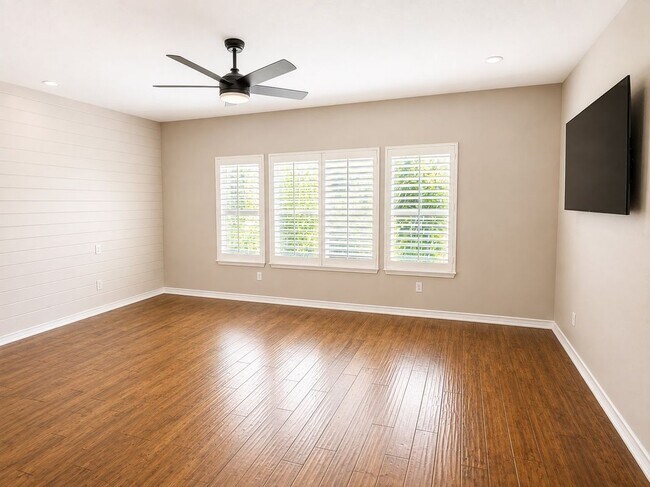 Building Photo - 250 Napa Ct