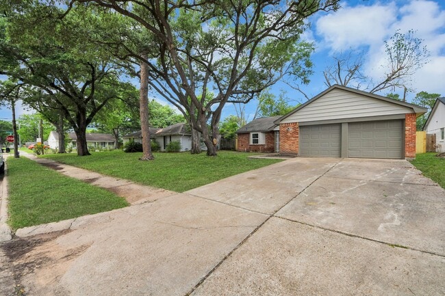 Building Photo - 6034 John Dreaper Dr