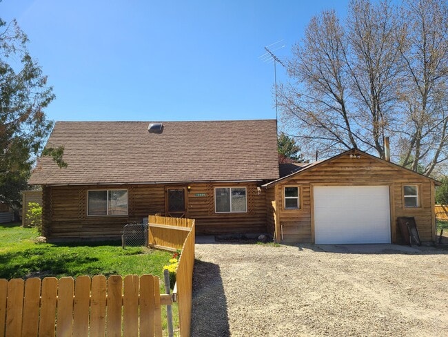 Building Photo - 15905 Ellis Ave