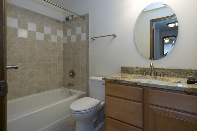 Building Photo - 16708 SE 40th Pl