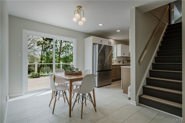 Building Photo - 8 Terrace Hill Dr