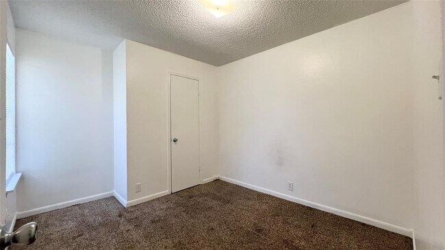 Building Photo - 2013 Margalene Way