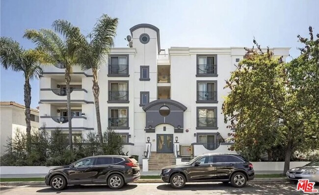 Building Photo - 1621 Barry Ave