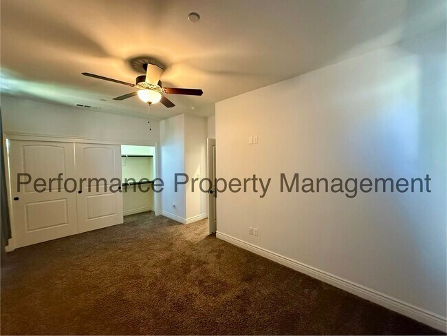 Building Photo - 10400 Garden View Ln