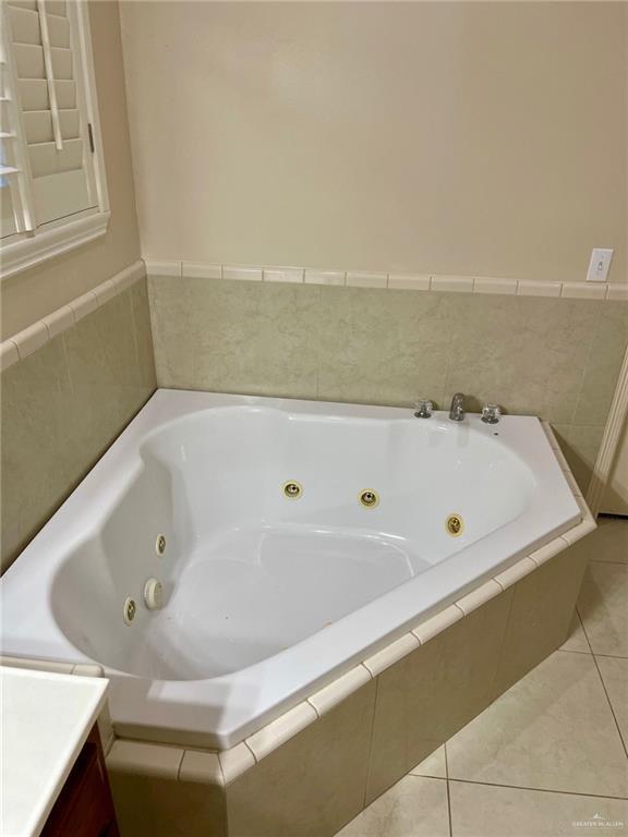 Building Photo - 16 5th St