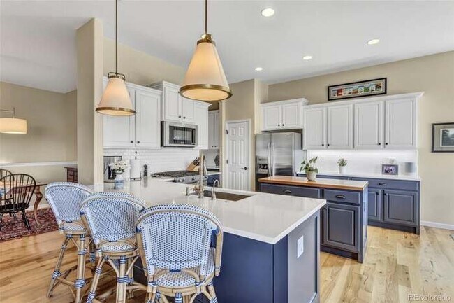 Building Photo - 16023 Torreys Way