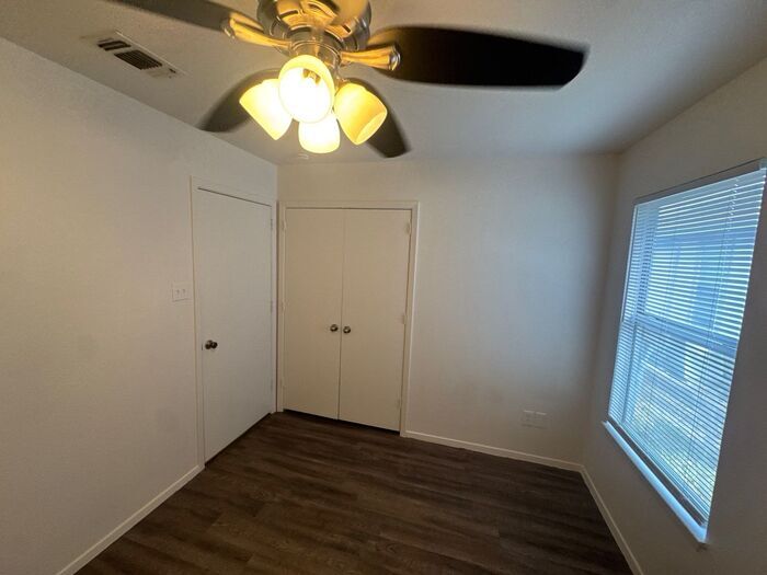 Building Photo - 2806 James Rd