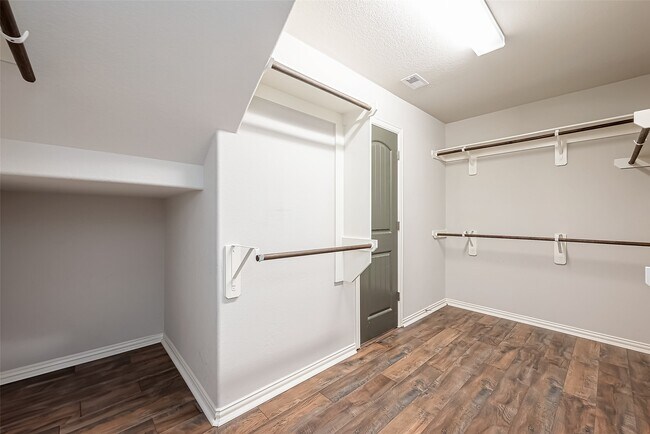 Building Photo - 23613 Alder Branch Ln