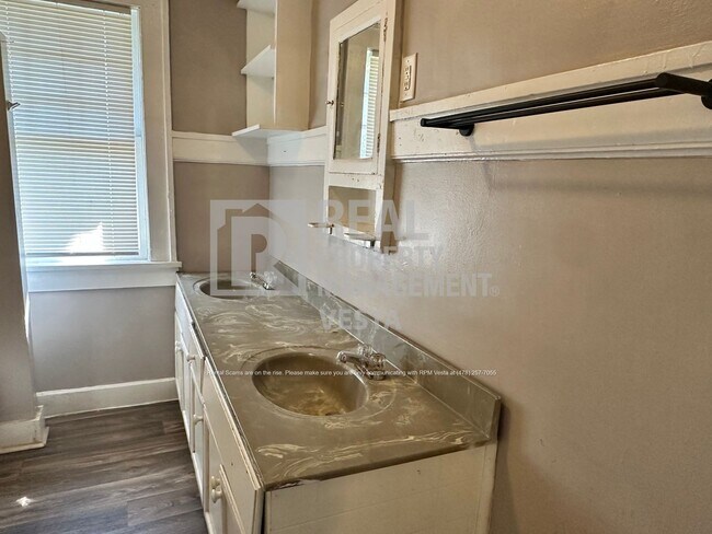 Building Photo - 2697 Napier Ave