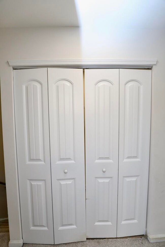 Building Photo - 2943 Old Field Rd