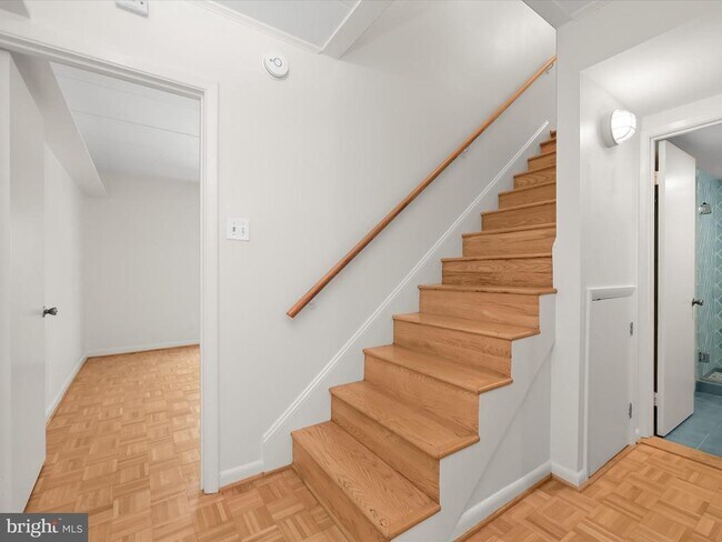 Building Photo - 312 Severn Ave