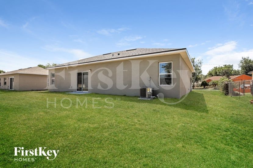 Building Photo - 568 Hummingbird Ct