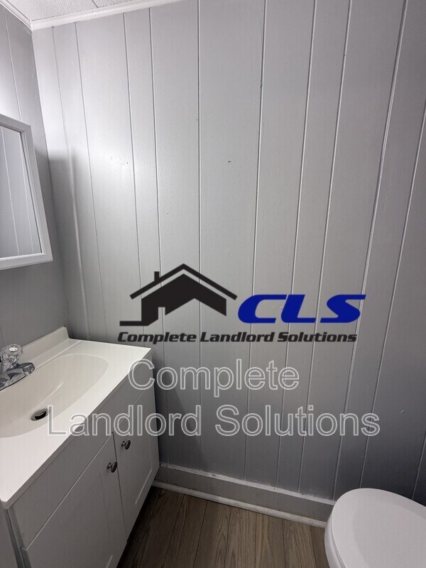 Building Photo - 2401 Garfield Ave