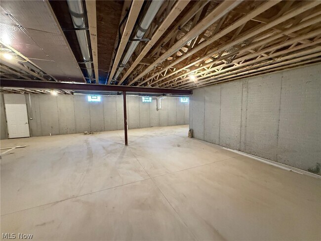 Building Photo - 3940 Ellendale Rd