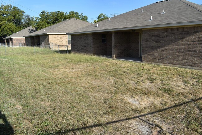 Building Photo - 316 Elbert Ln