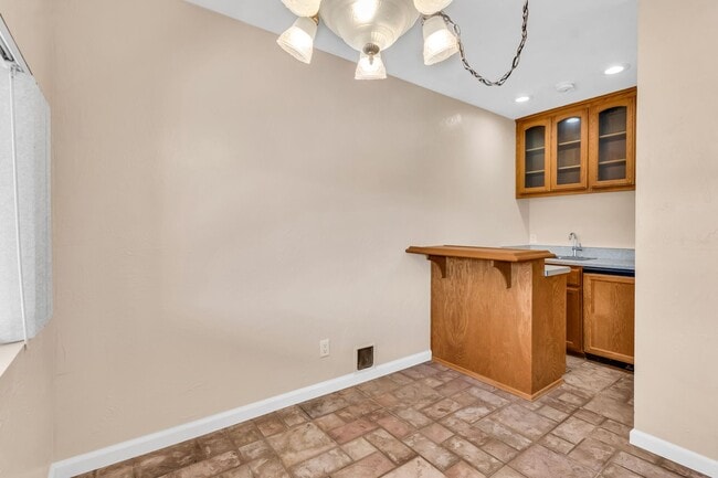 Building Photo - Patricia Lane