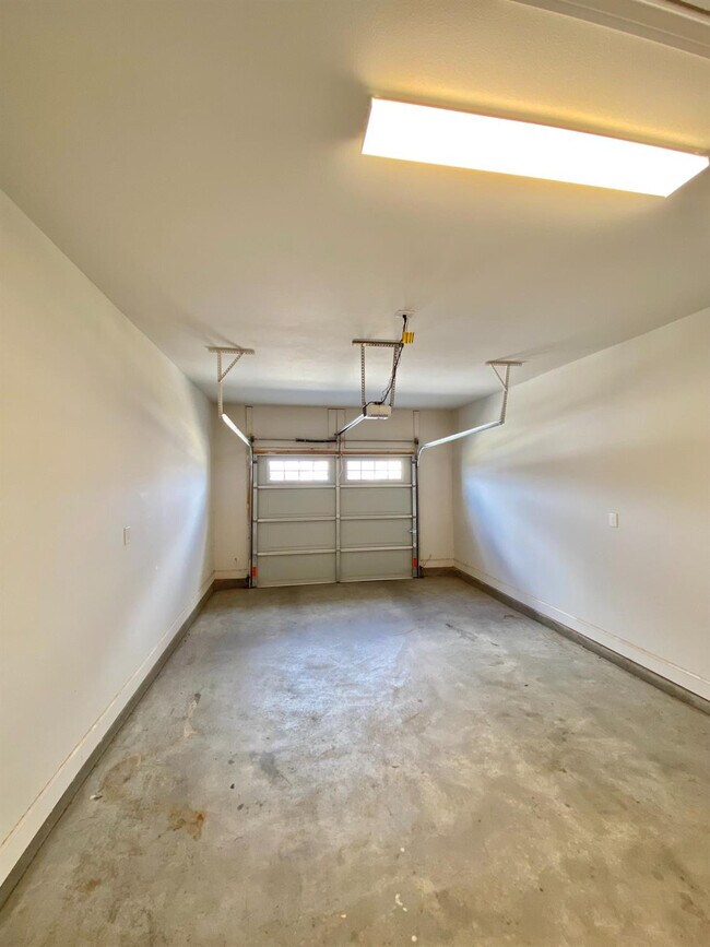 Building Photo - 1703 102nd St