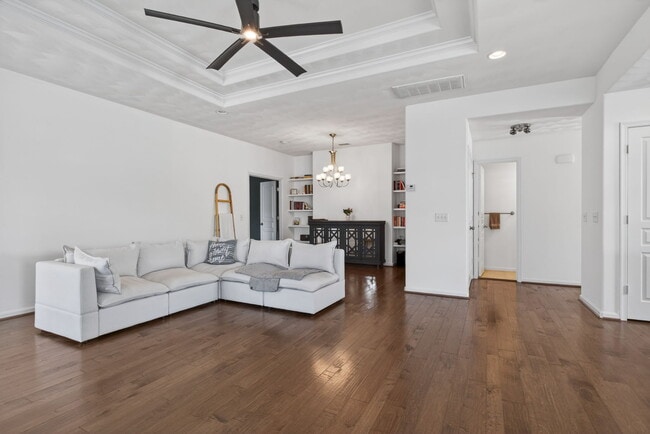 Building Photo - 207 Hearthstone Rch