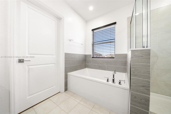 Building Photo - 13229 SW 271st Ter