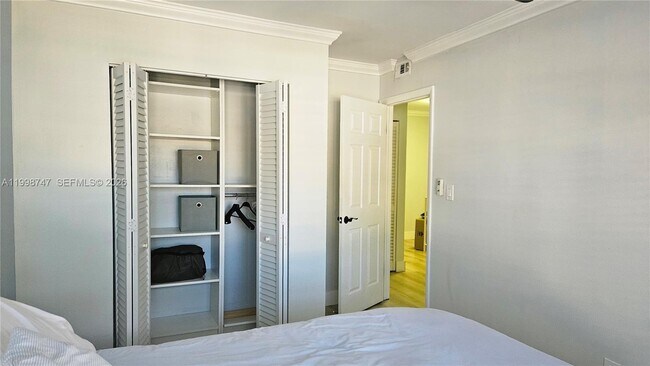 Building Photo - 16446 NE 27th Pl