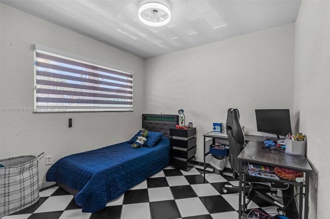 Building Photo - 11562 NW 87th Pl