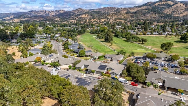 Building Photo - Breathtaking views of Hood Mountain and Su...