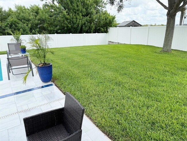 Building Photo - 12236 Fairlawn Dr