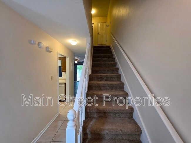 Building Photo - 3041 Belle Meade Dr