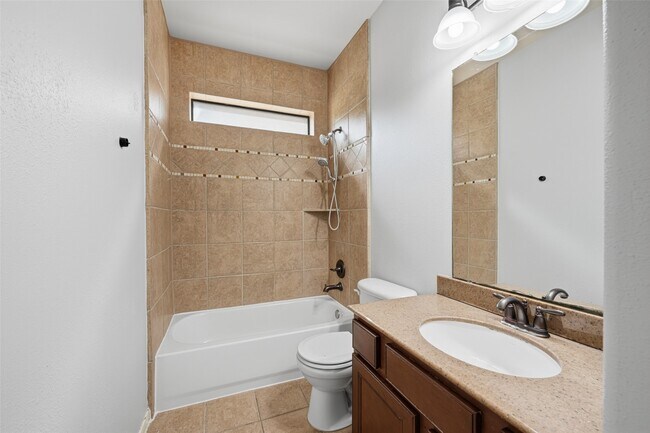 Building Photo - 24039 Via Renata Dr