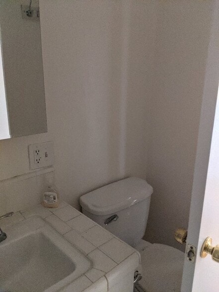 Building Photo - 6650 Beck Ave