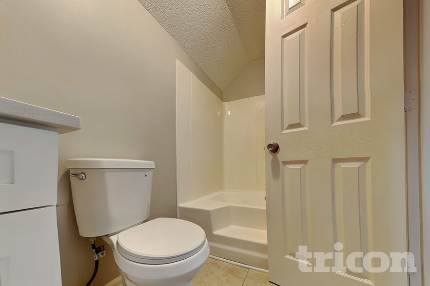 Building Photo - 5425 Brickleberry Way