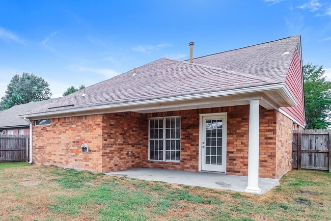 Building Photo - 9111 Kaitlyn Dr S