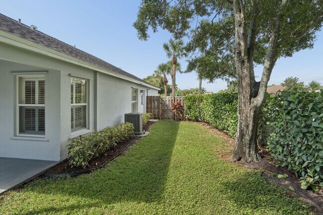 Building Photo - 67 Kingfisher Way