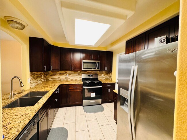 Building Photo - Home For Rent