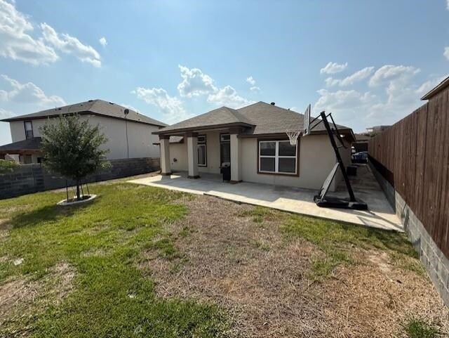 Building Photo - 303 Ladera Dr