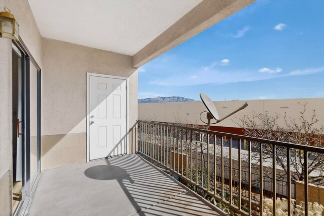 Building Photo - 4200 Ridgeway Ct