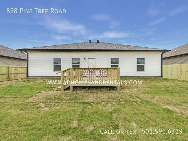 Building Photo - 828 Pine Tree Rd