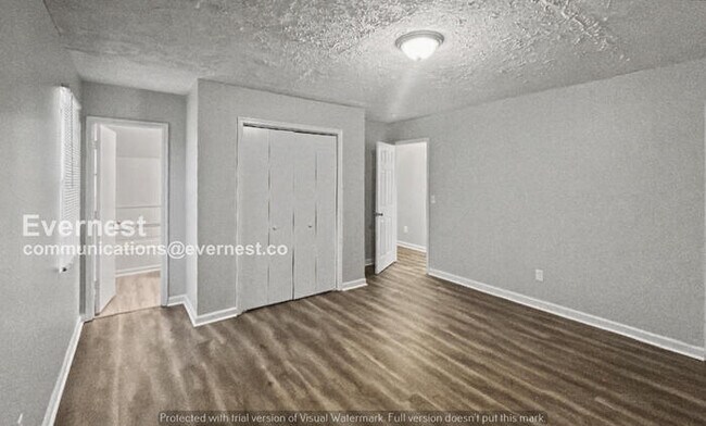 Building Photo - 3 Bed/2 Bath Home with Off-Street Parking / Pet-Friendly / Available Now!